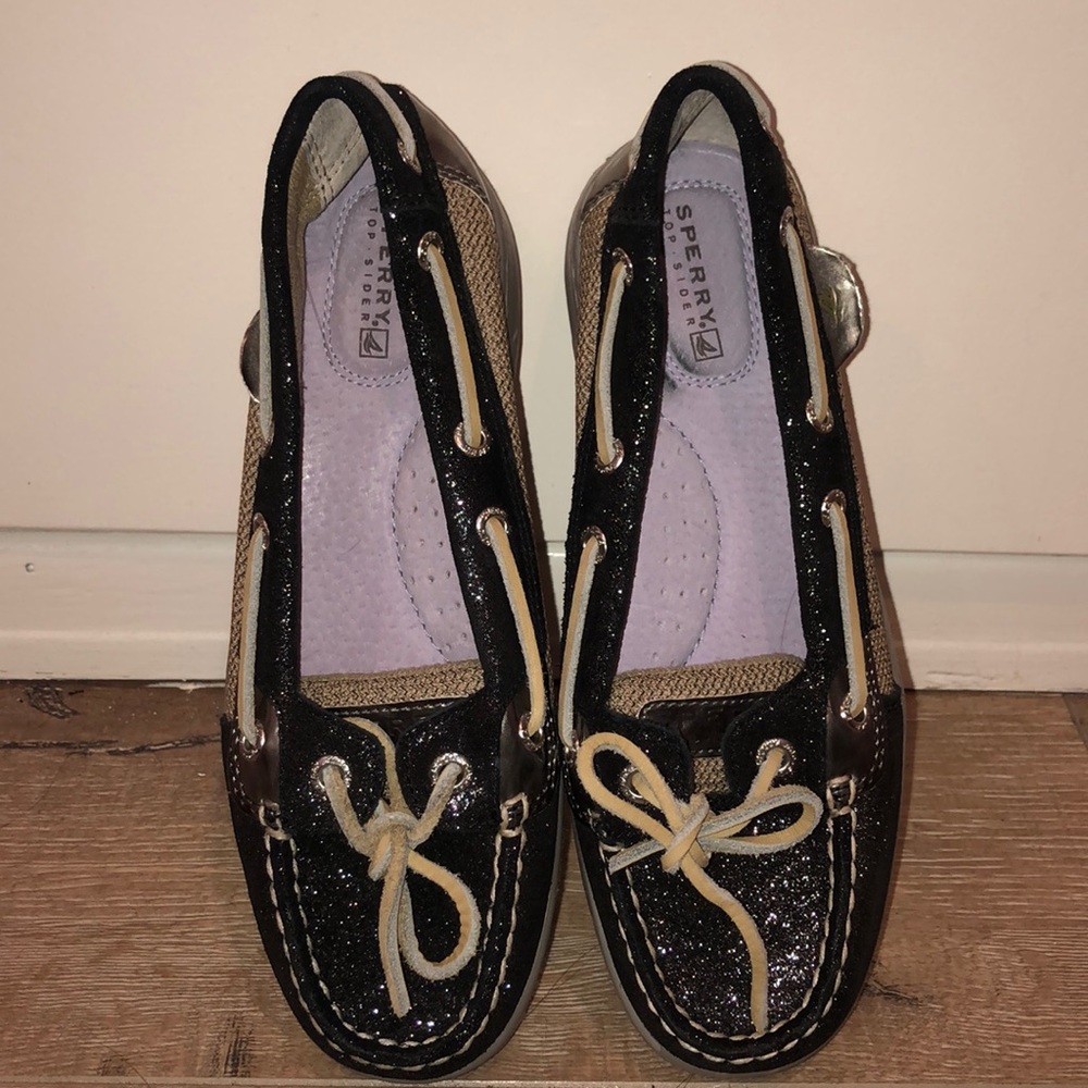 SPERRYS Angelfish style slip on